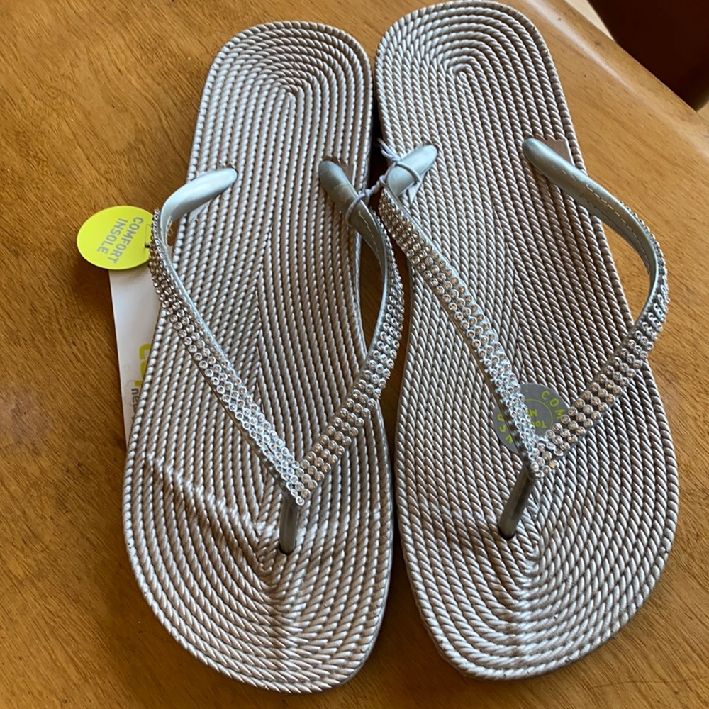 Flip flops with rhinestones!